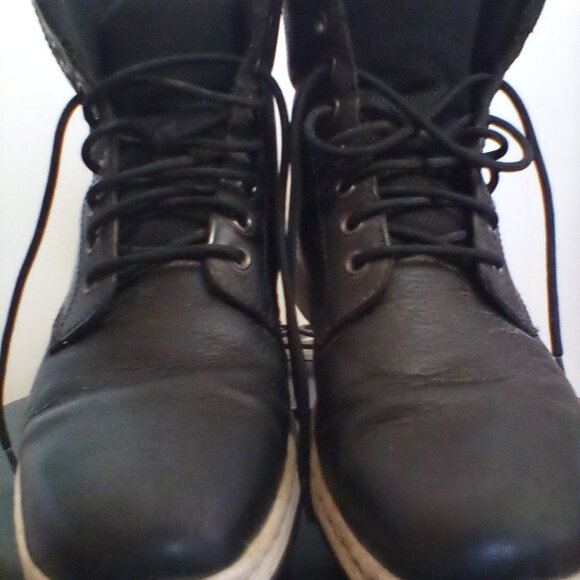 Dr Martens - Picture 3 of 8